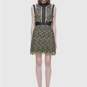 Floral Embroidered Sleeveless Sculpted Daisy Guipure Dress Size Small